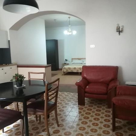 La Casa Di Astrea Bed and Breakfast Caiazzo Rum bild