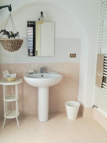 La Casa Di Astrea Bed and Breakfast Caiazzo Rum bild